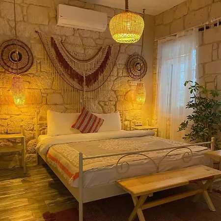 Hera Alacati Hotel *