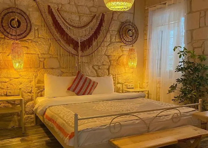 Hera Alacati Hotel *