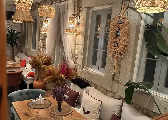 Hera Alacati Hotel *